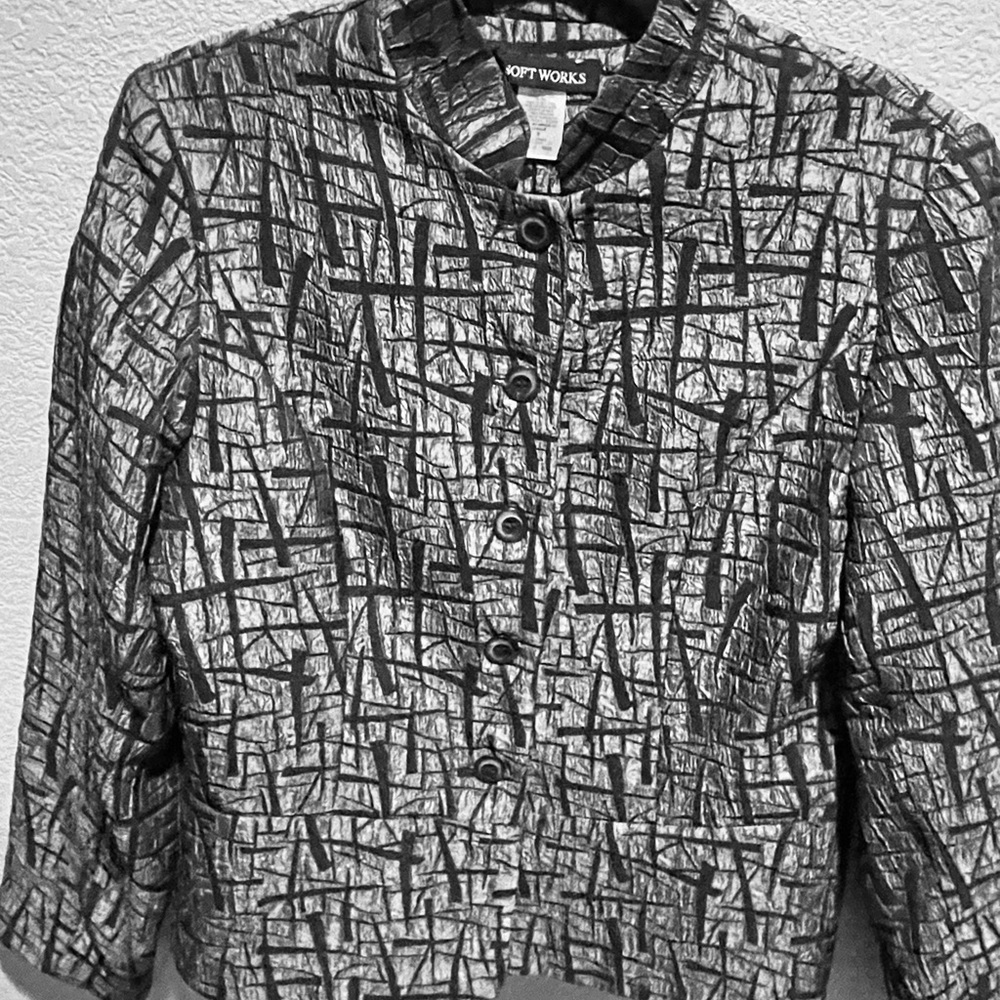 Beautiful black and gray jacket from Softworks. Size 8
